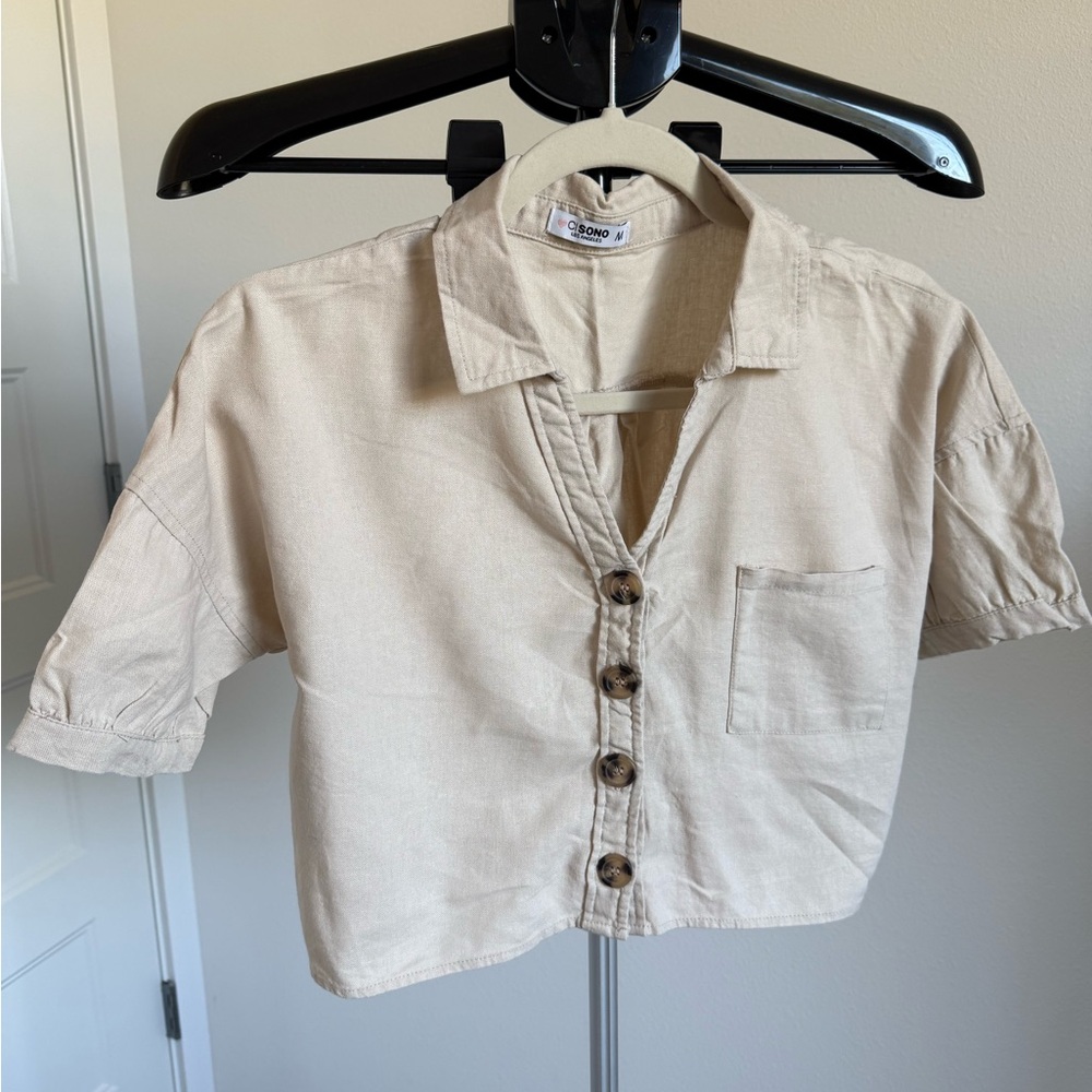 Ci Sono Women’s Light Tan Button-Up Shirt
